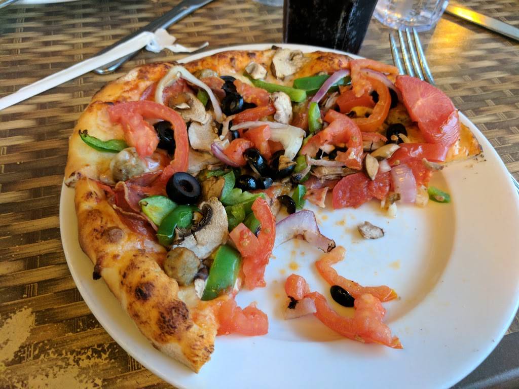 Village Pizza & Grill | restaurant | 403 G St, Davis, CA 95616, USA | 5307500100 OR +1 530-750-0100