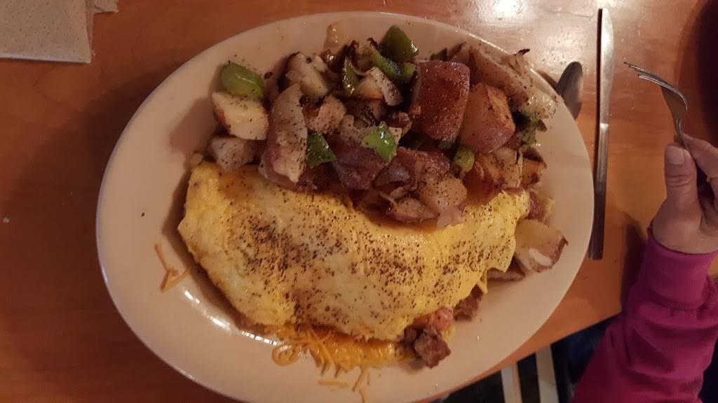 Annies At Lake Francis | restaurant | Dobbins, CA 95935, USA | 5306928919 OR +1 530-692-8919