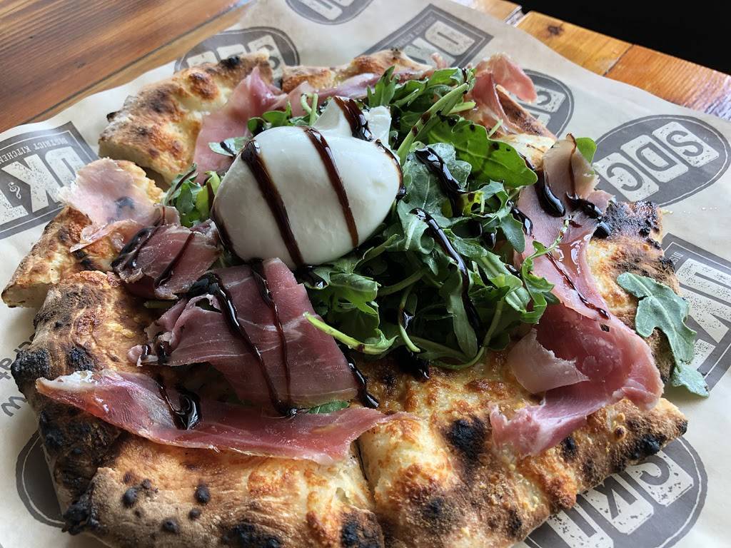 District Kitchen & Tap | restaurant | 220 Harrison St, Oak Park, IL 60304, USA | 7084345289 OR +1 708-434-5289