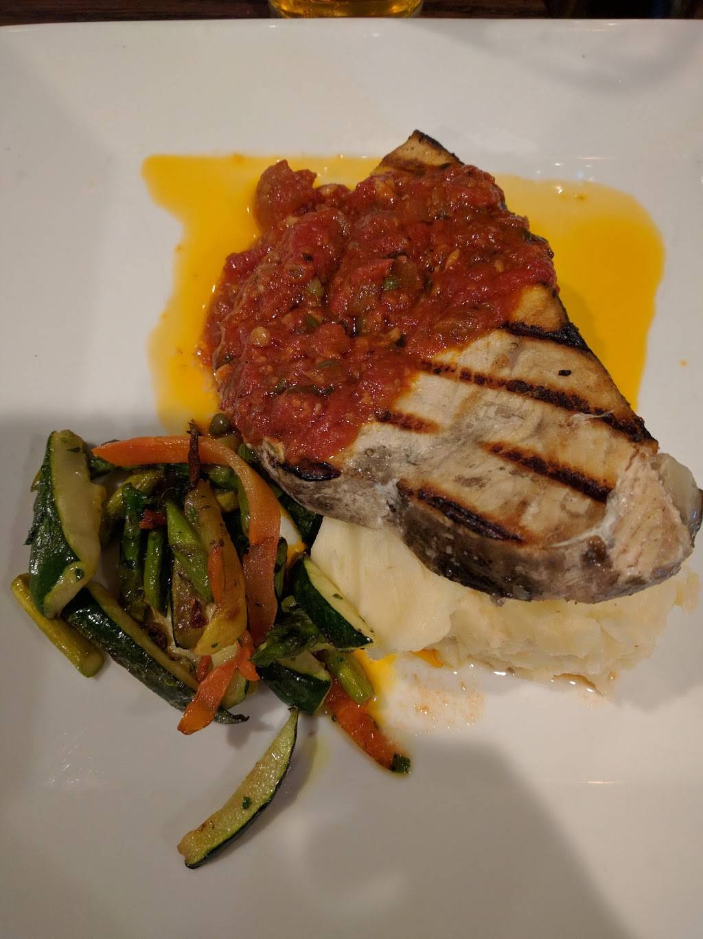 Station House Bar and Grille | cafe | 232 East Ave, Norwalk, CT 06855, USA | 2038532680 OR +1 203-853-2680