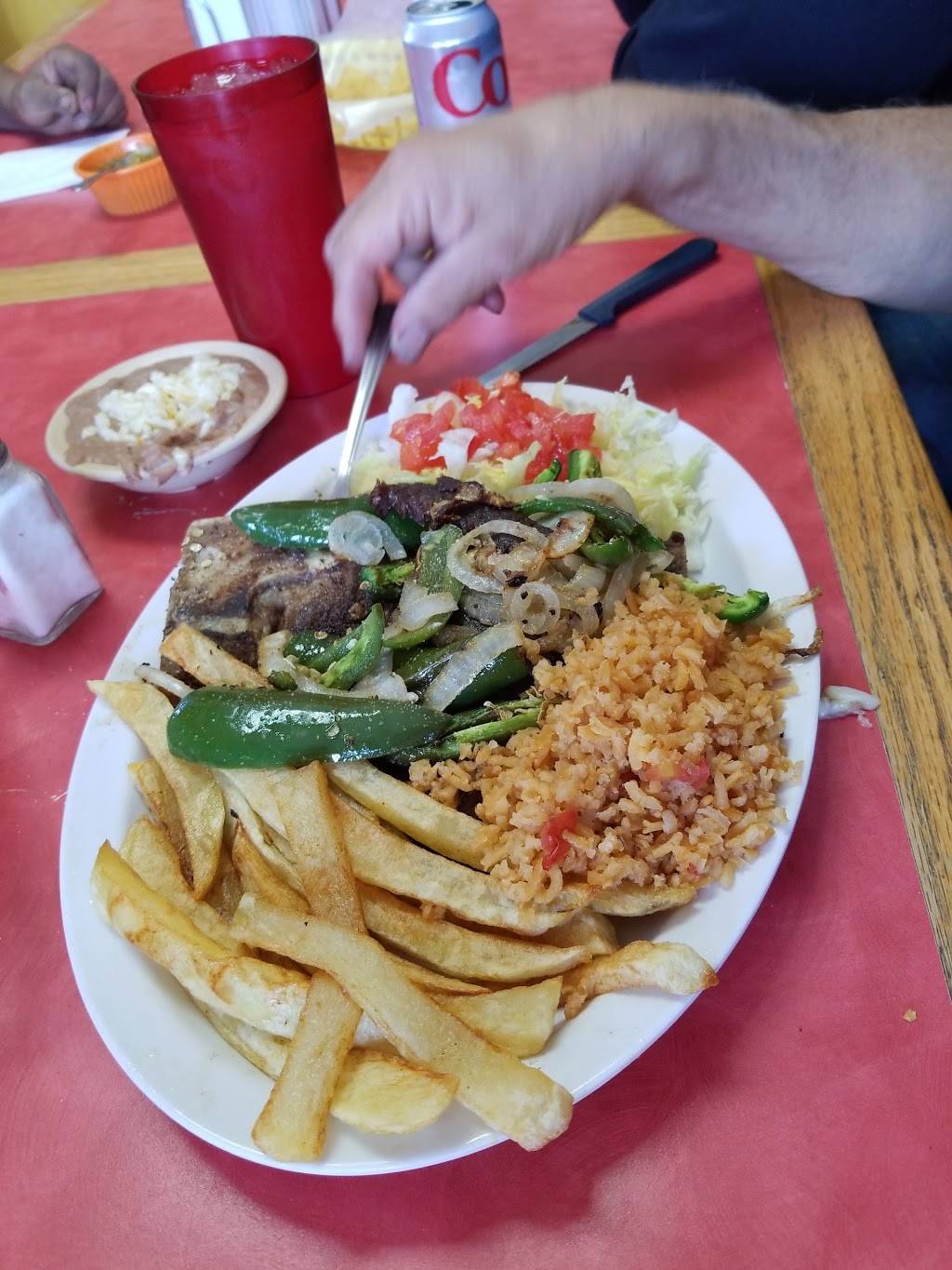 Auroras Cafe | restaurant | 14260 Montana Ave, El Paso, TX 79938, USA | 9158567095 OR +1 915-856-7095