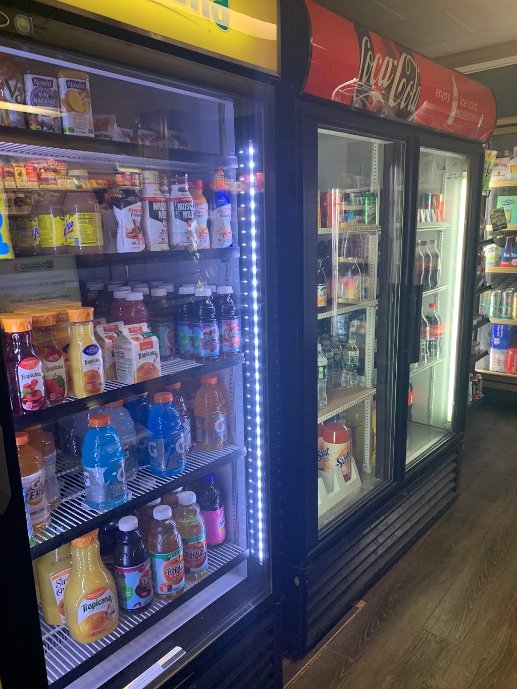 Johns Country Store | restaurant | 479 S Ocean Ave, Patchogue, NY 11772, USA | 6316276370 OR +1 631-627-6370