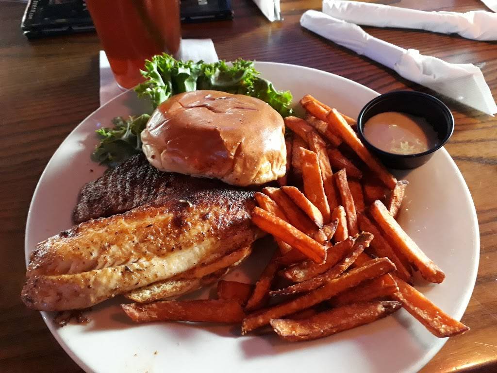 Hickory Tavern | restaurant | 30 Town Square Blvd, Asheville, NC 28803, USA | 8286840975 OR +1 828-684-0975