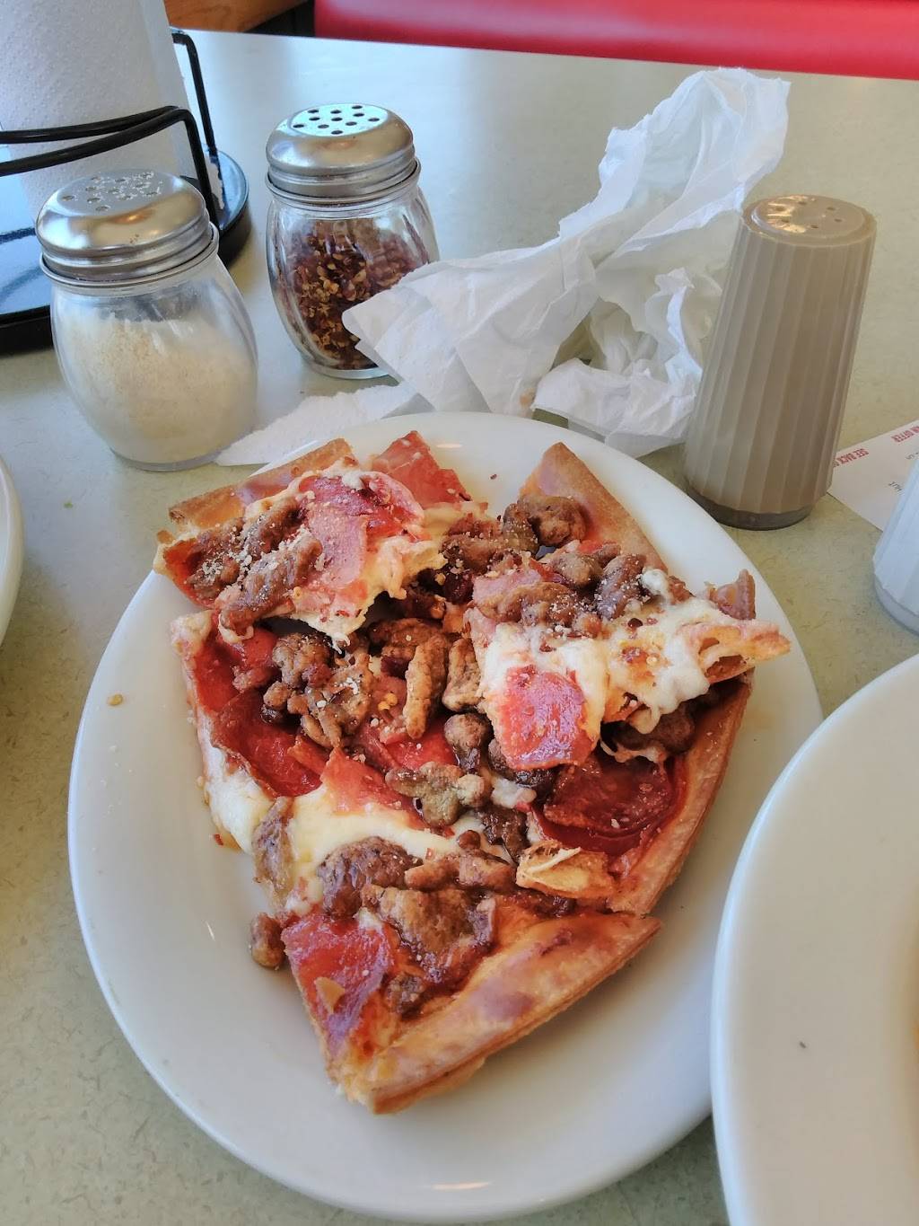 Pizza Hut | meal takeaway | 4030 W.K, Singleton Pkwy, Memphis, TN 38128, USA | 9013881232 OR +1 901-388-1232