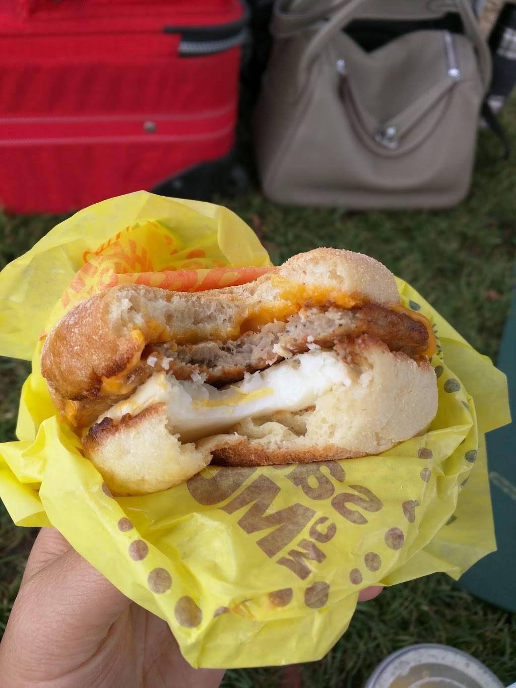 McDonalds | cafe | 1540 2nd St, Santa Monica, CA 90405, USA | 3104587700 OR +1 310-458-7700