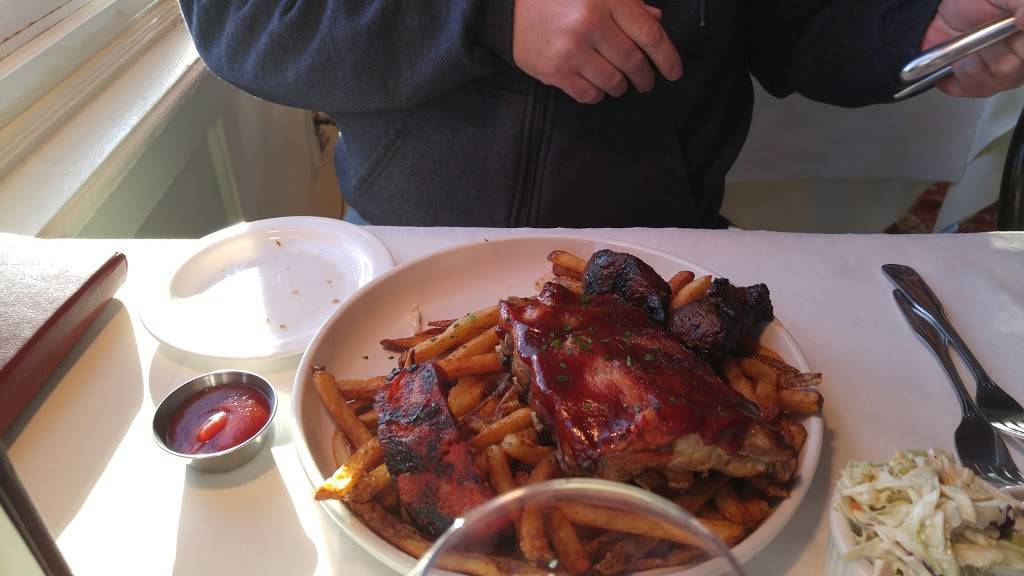 Landmark | restaurant | 2810, 28 E Grand Ave, Old Orchard Beach, ME 04064, USA | 2079340156 OR +1 207-934-0156