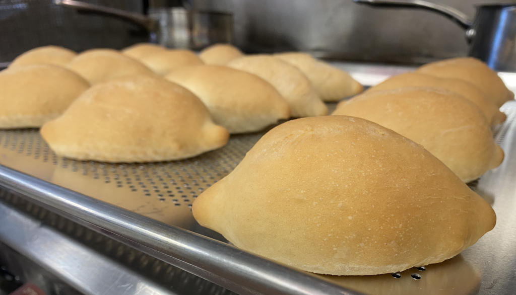 Alebrijes Cafe | restaurant | 1323 W Clarendon Dr, Dallas, TX 75208, USA | 2142902888 OR +1 214-290-2888