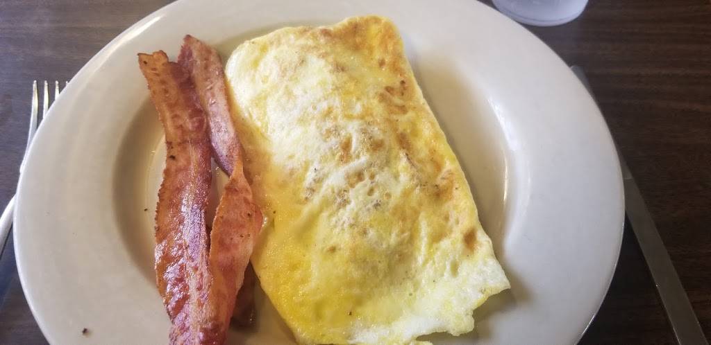 Jakes Cafe | restaurant | 74 W Main St, West Fork, AR 72774, USA | 4798393390 OR +1 479-839-3390