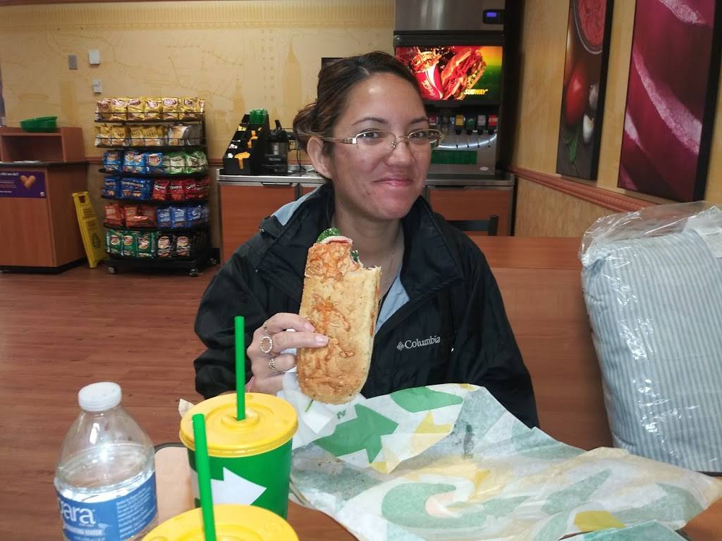 Subway | restaurant | 3200 NW 79th St, Miami, FL 33147, USA | 7863594935 OR +1 786-359-4935
