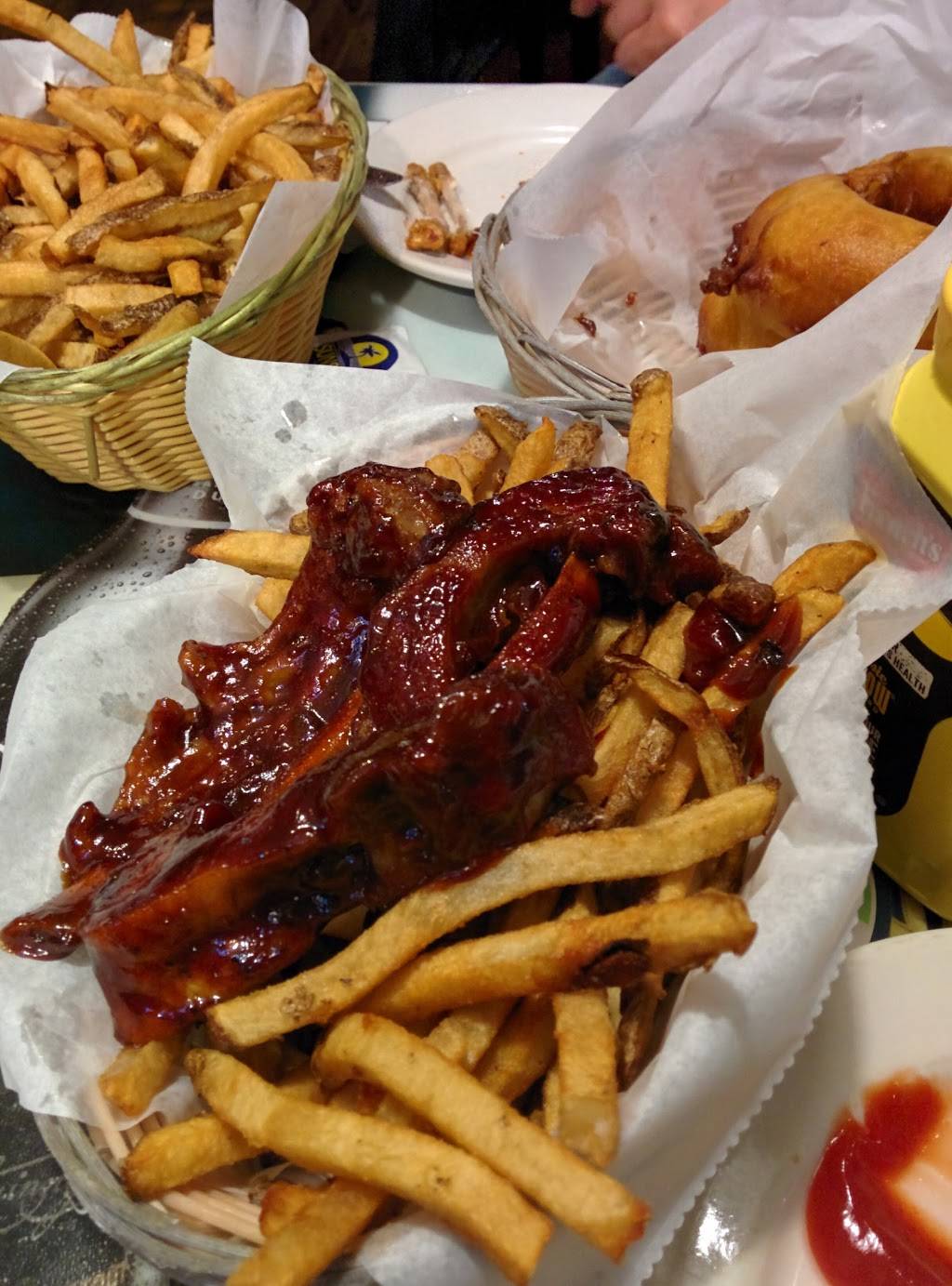 Flat Iron Cafe | restaurant | 1114 Center St, Cleveland, OH 44113, USA | 2166966968 OR +1 216-696-6968