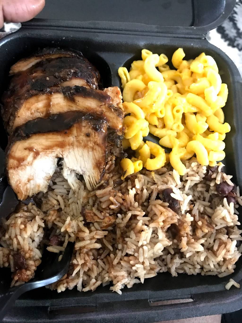 Judys Island Grill II | restaurant | 800 Crain Hwy N, Glen Burnie, MD 21061, USA | 4107681250 OR +1 410-768-1250