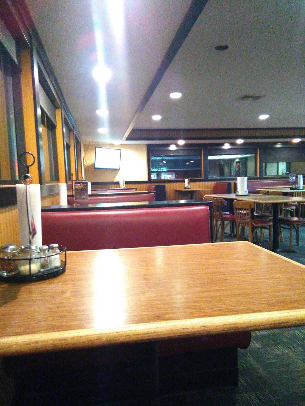 Pizza Hut | meal takeaway | 5636 Fairburn Rd, Douglasville, GA 30134, USA | 7709205050 OR +1 770-920-5050