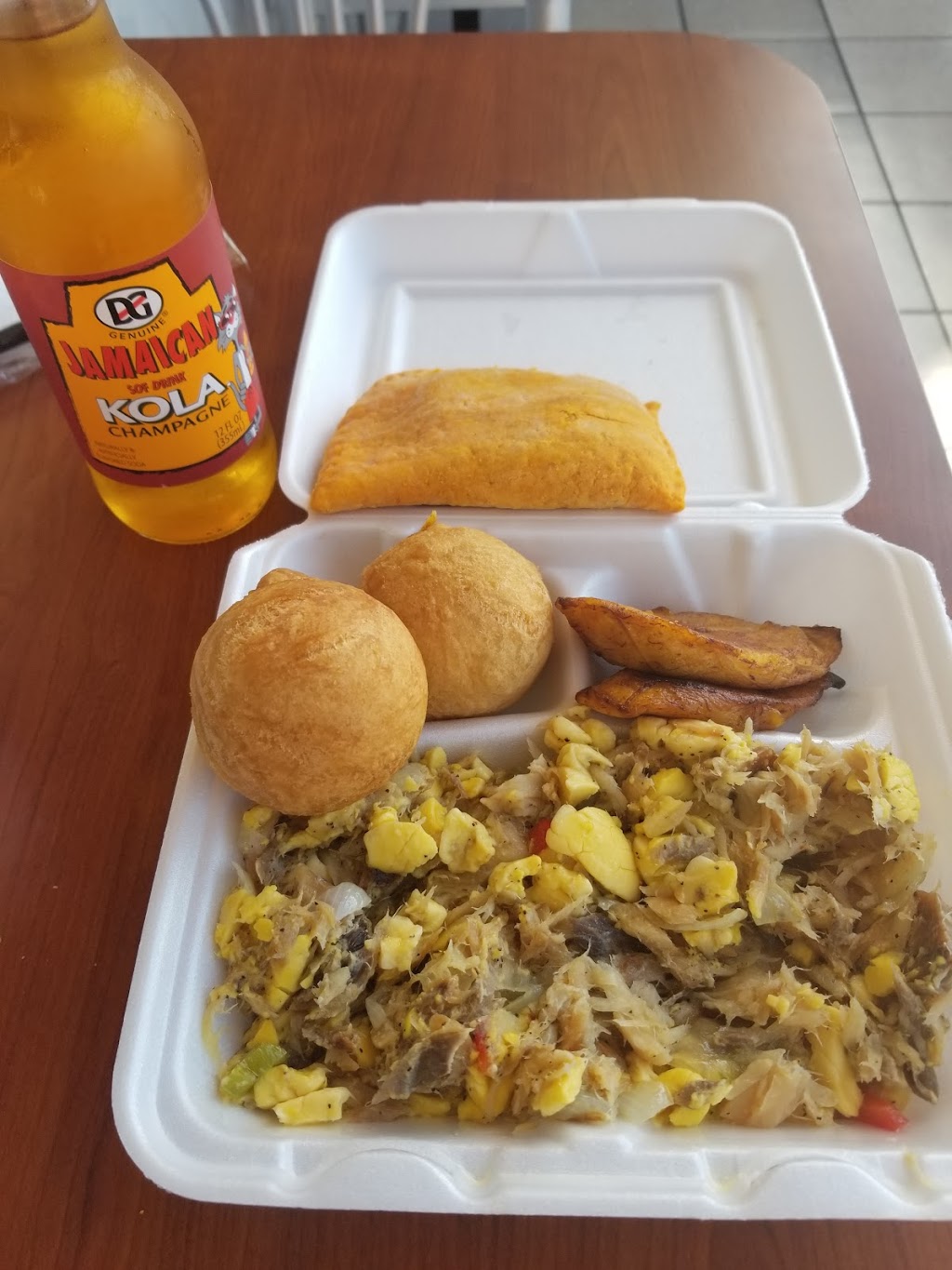 Donnas Caribbean Restaurant | restaurant | 2901 W Commercial Blvd, Fort Lauderdale, FL 33309, USA | 9545307678 OR +1 954-530-7678