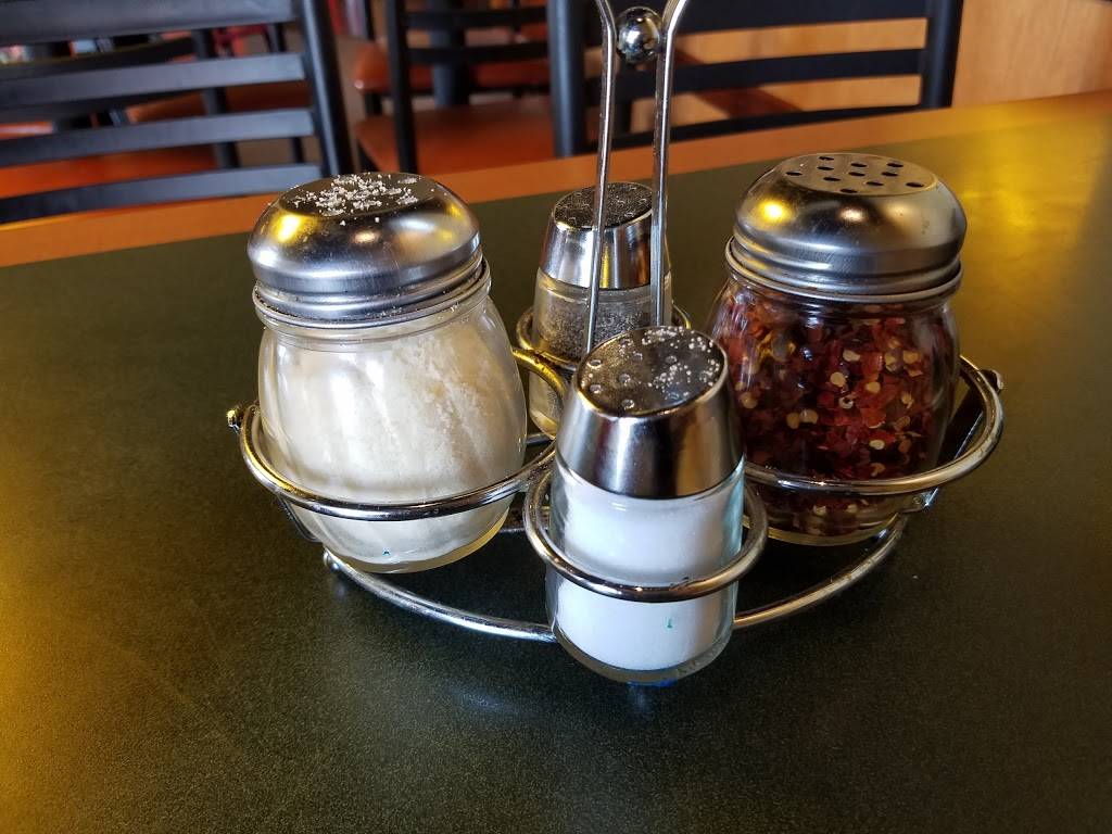 Round Table Pizza | meal delivery | 2120 Daniels St, Manteca, CA 95337, USA | 2098247500 OR +1 209-824-7500