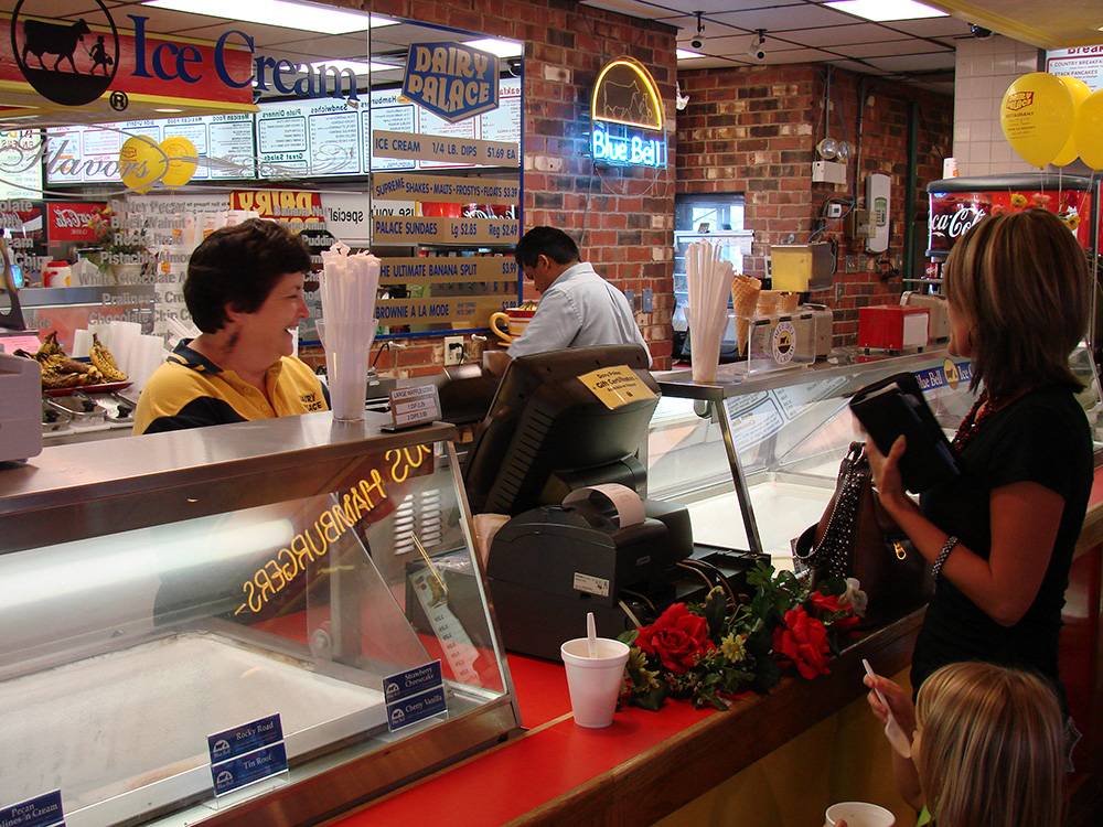 Dairy Palace Restaurant | restaurant | 2301 N Trade Days Blvd, Canton, TX 75103, USA | 9035676551 OR +1 903-567-6551