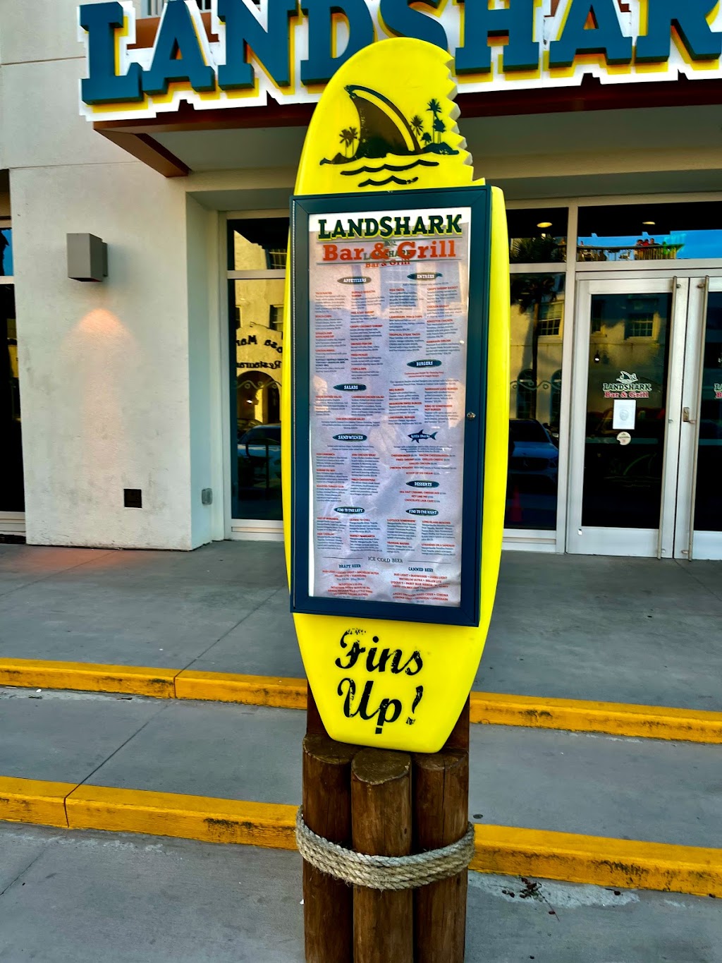 LandShark Bar & Grill Jacksonville Beach | restaurant | 5 6th Ave N, Jacksonville Beach, FL 32250, USA | 9042220222 OR +1 904-222-0222