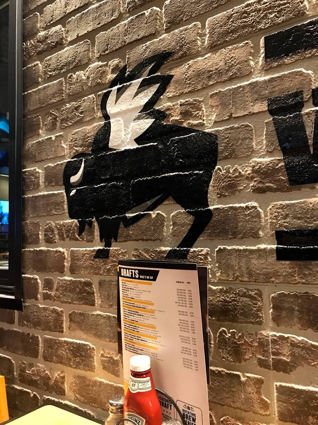 Buffalo Wild Wings | meal takeaway | 91 E Chestnut St, Gadsden, AL 35903, USA | 2564674540 OR +1 256-467-4540