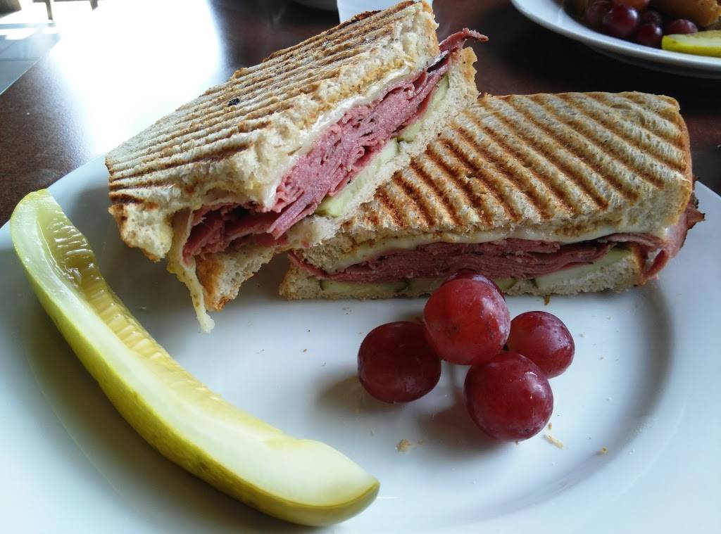 New York Deli | meal delivery | 1853 N Casaloma Dr, Appleton, WI 54913, USA | 9207343354 OR +1 920-734-3354