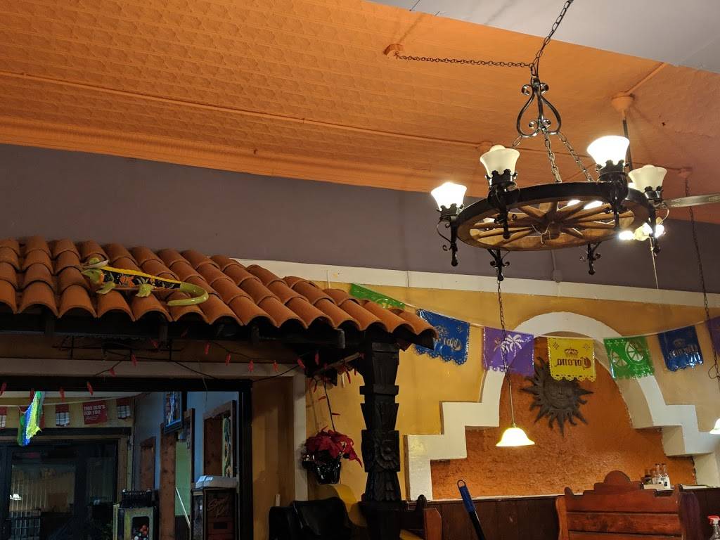 Los Tres Caminos | restaurant | 212 E North Ave, Flora, IL 62839, USA | 6186623416 OR +1 618-662-3416