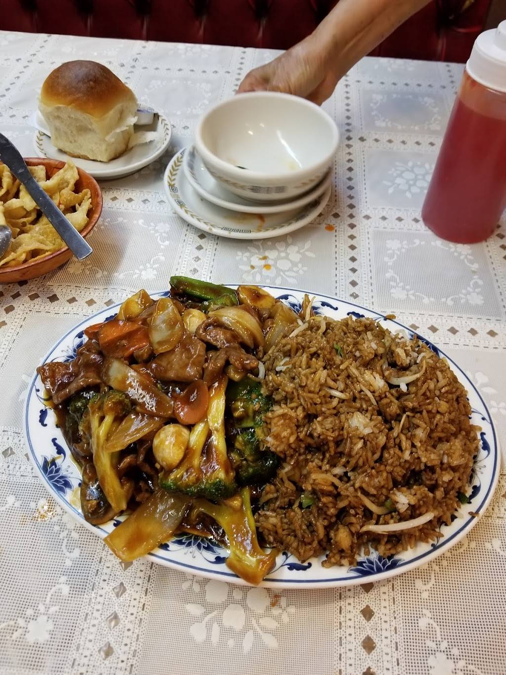 Loung Hing Restaurant | restaurant | 22339 Ecorse Rd, Taylor, MI 48180, USA | 3132925970 OR +1 313-292-5970
