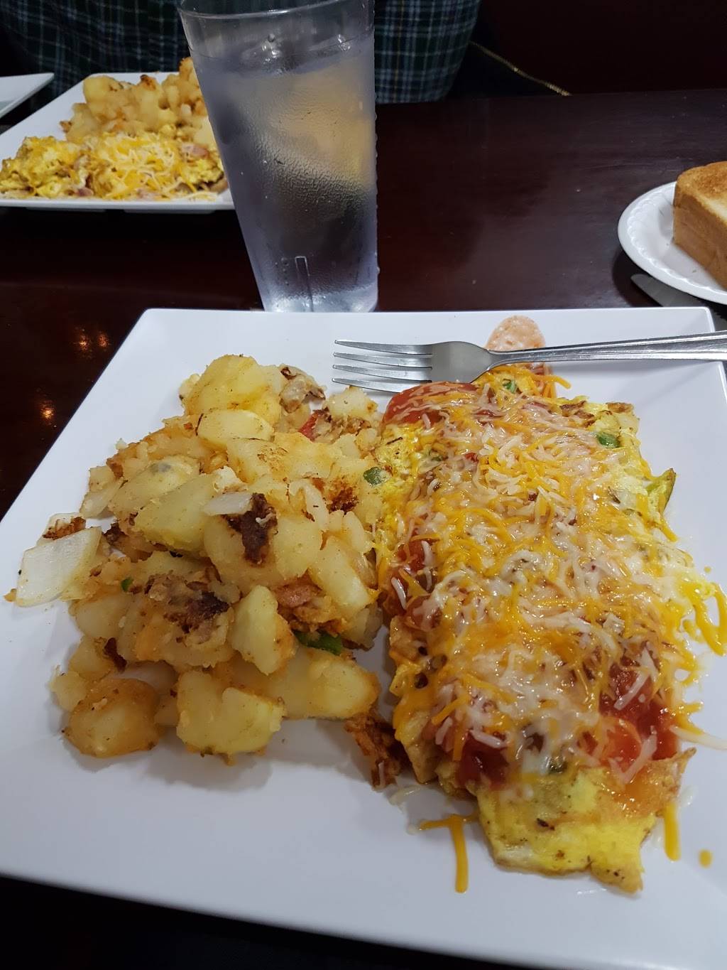 Angies Breakfast Spot | restaurant | 1637 Broadway, Brooklyn, NY 11207, USA | 7185737765 OR +1 718-573-7765