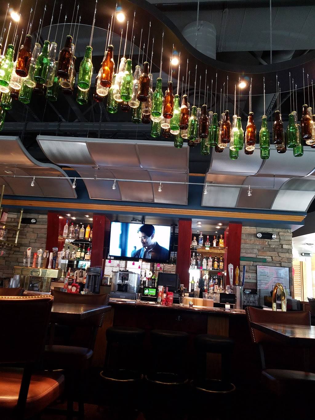 Red Robin Gourmet Burgers and Brews | restaurant | 421 E Interstate 20, Arlington, TX 76018, USA | 8174687700 OR +1 817-468-7700