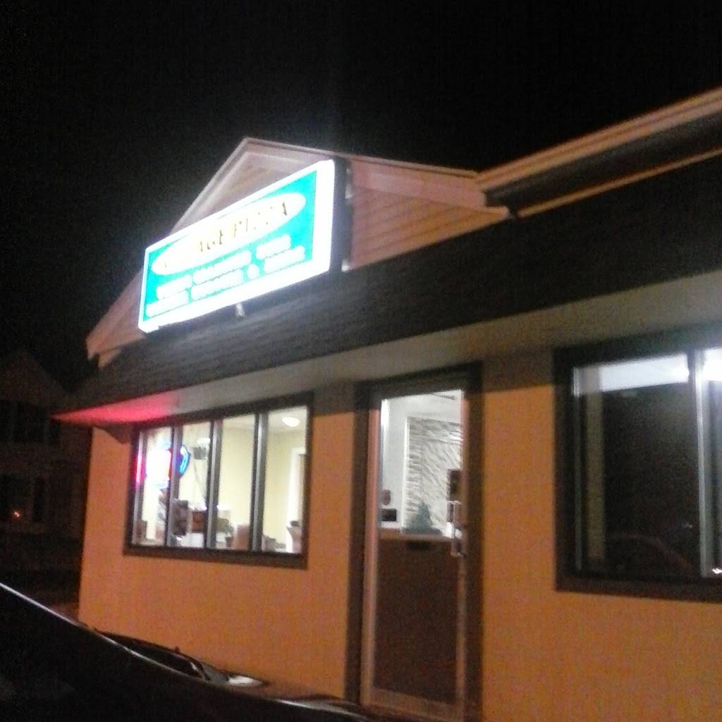 Village Pizza | restaurant | 49 Hancock St, Rochester, NH 03867, USA | 6033354344 OR +1 603-335-4344