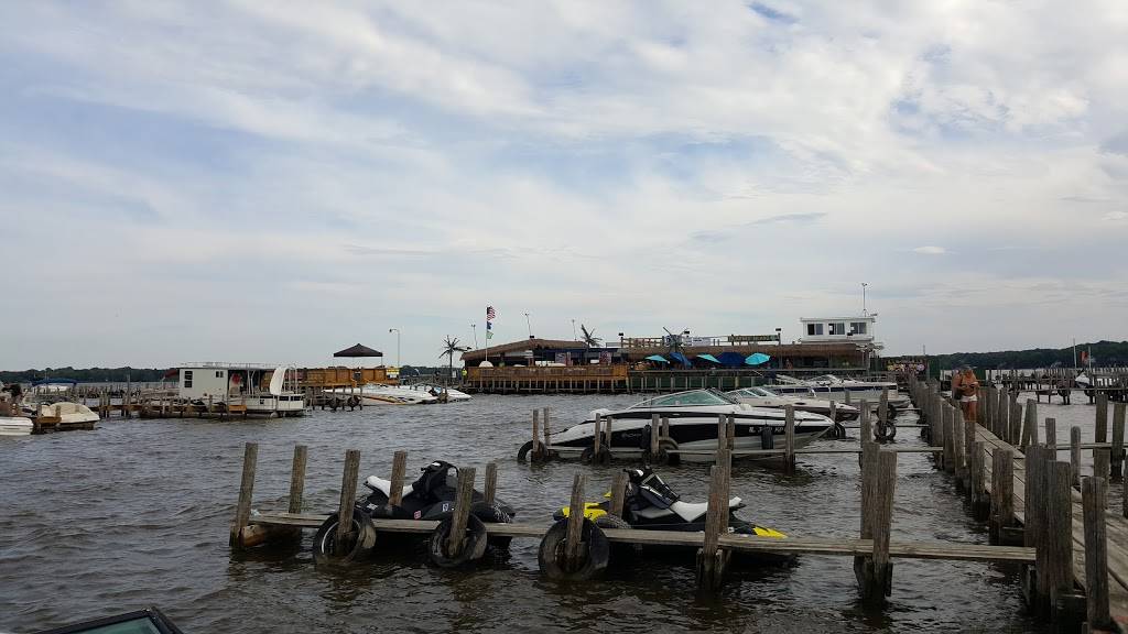 Blarney Island | restaurant | 27843 W Grass Lake Rd, Antioch, IL 60002, USA | 8473953804 OR +1 847-395-3804