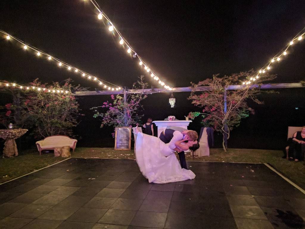 Barrington Hill Weddings and Events | restaurant | 16117 Lake Iola Rd, Dade City, FL 33523, USA | 7276436128 OR +1 727-643-6128