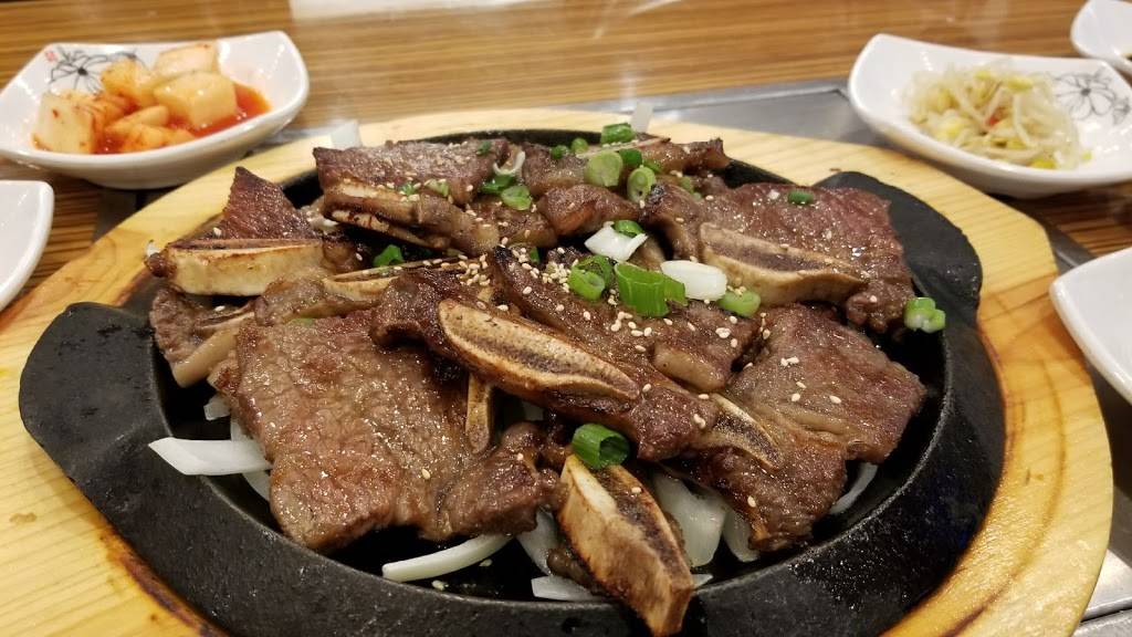 Bonga Solungtang 본가설렁탕 | restaurant | 131 W Central Blvd, Palisades Park, NJ 07650, USA | 2014824590 OR +1 201-482-4590