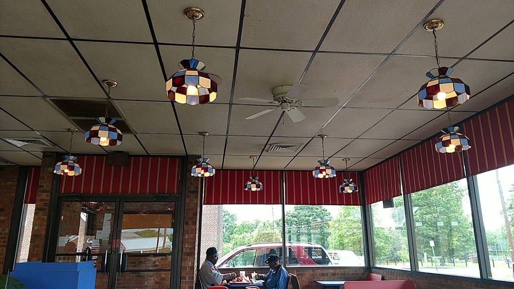 Kenneys | restaurant | 2062 Fort Ave, Lynchburg, VA 24501, USA | 4348465002 OR +1 434-846-5002