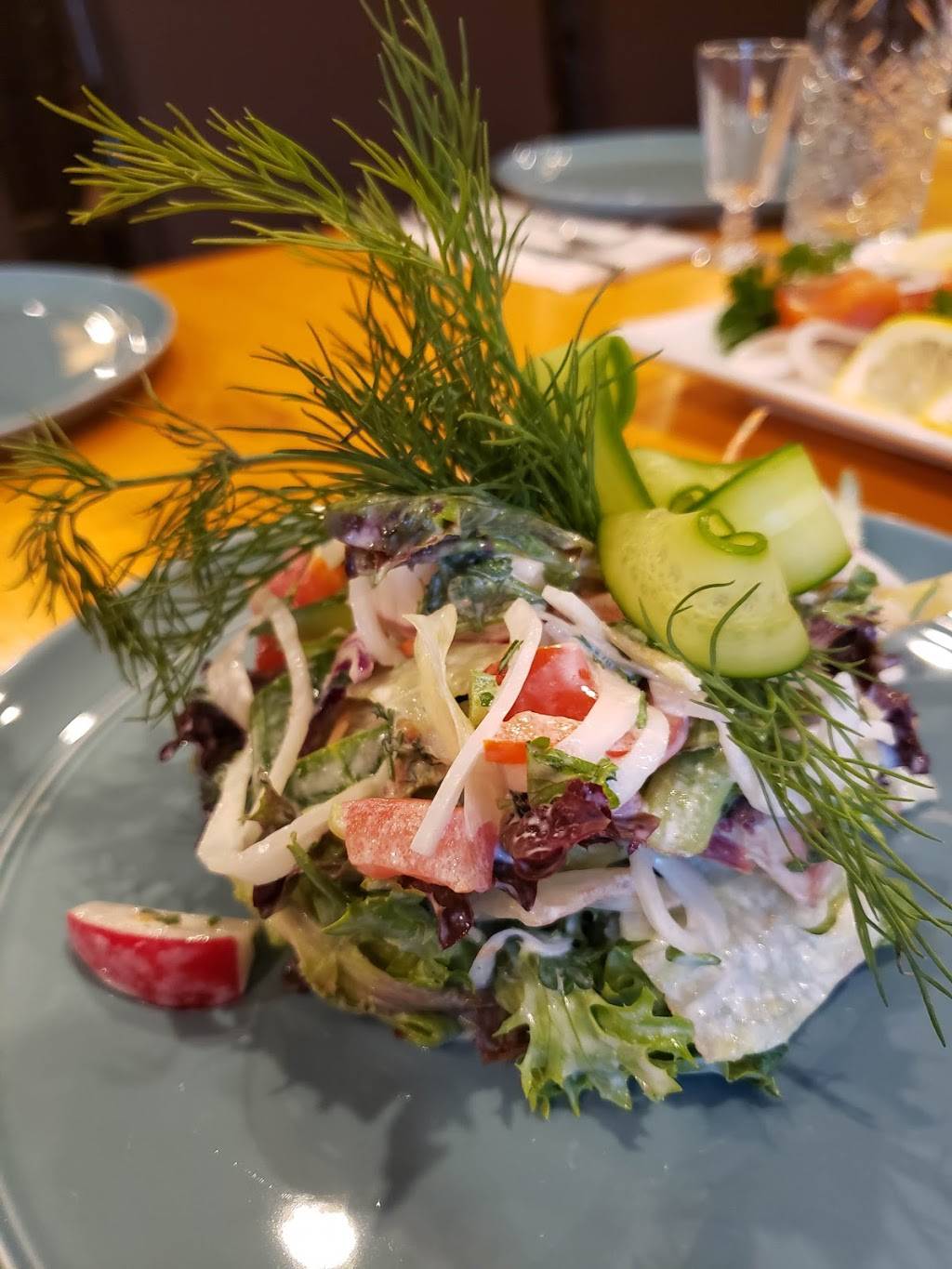 Traktir The 12 Chairs | restaurant | 1224 W Dundee Rd, Buffalo Grove, IL 60089, USA | 2243472918 OR +1 224-347-2918