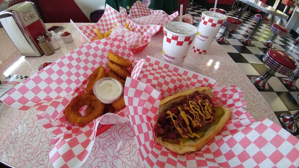 Triangle Drive In | restaurant | 240 W Shaw Ave, Clovis, CA 93612, USA | 5594723049 OR +1 559-472-3049