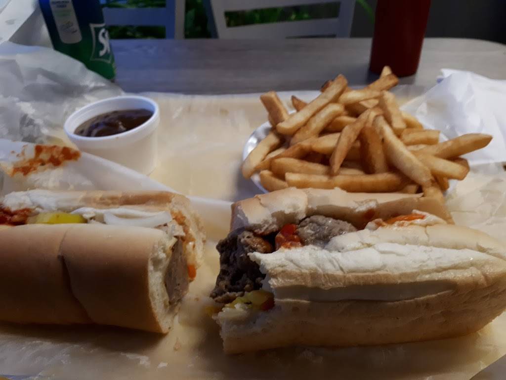 Mikes Delhi Submarine | restaurant | 105 King St, Delhi, ON N4B 1X7, Canada | 5195823449 OR +1 519-582-3449