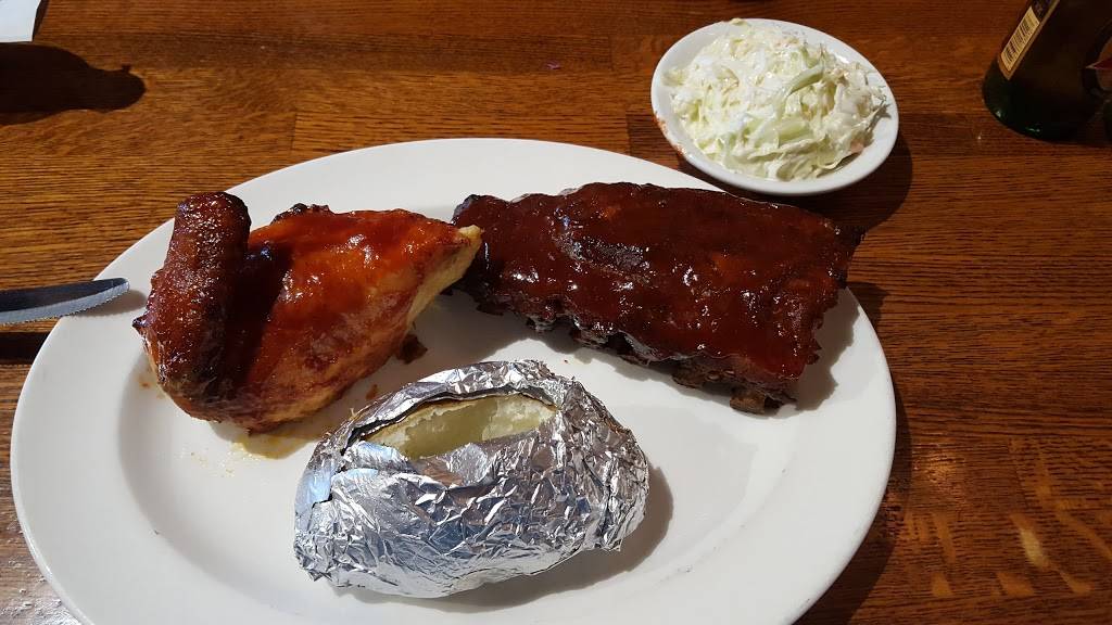 The Walnut Speak Easy | restaurant | 214 Walnut Ave, Elgin, IL 60123, USA | 8476952420 OR +1 847-695-2420