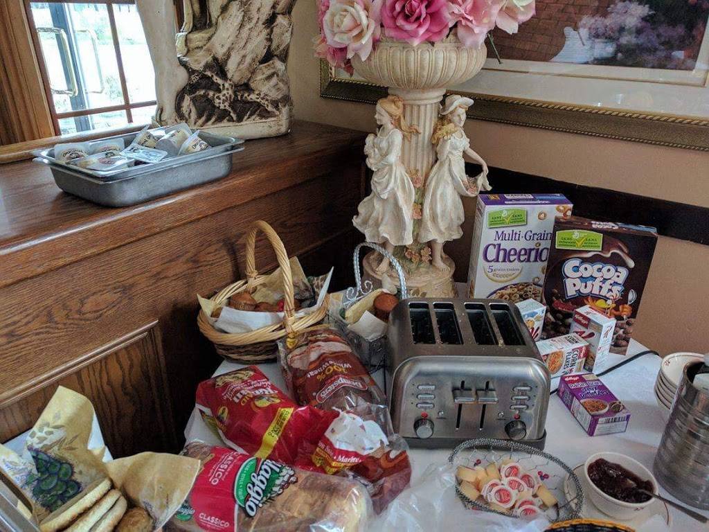 Villa Lucia Supper Club | restaurant | 3430 Carling Ave, Nepean, ON K2H 5B1, Canada | 6135961346 OR +1 613-596-1346