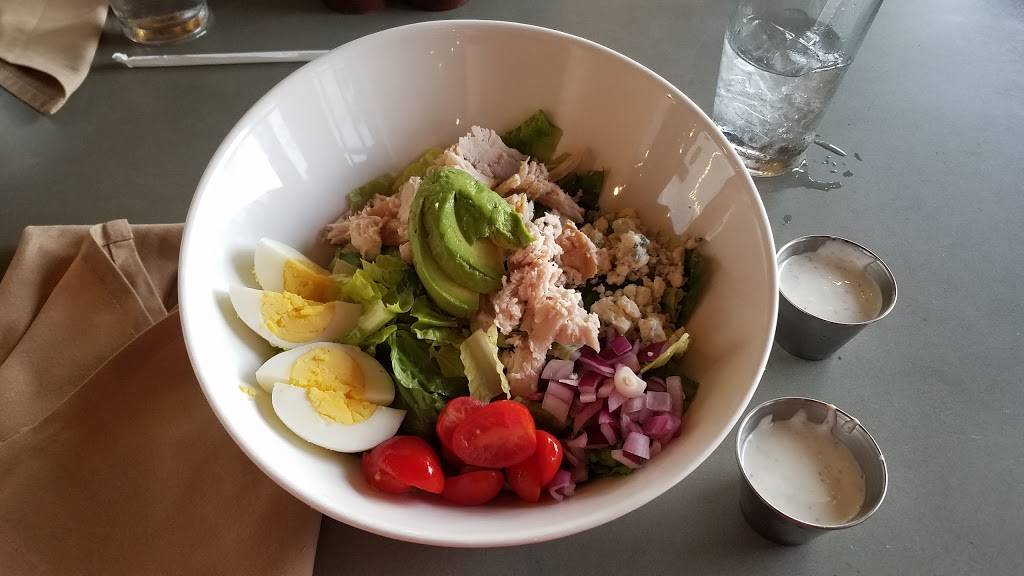 Uncle Bucks Fish Bowl & Grill | restaurant | 612 Devils Pool Rd, Ridgedale, MO 65739, USA | 4173352777 OR +1 417-335-2777