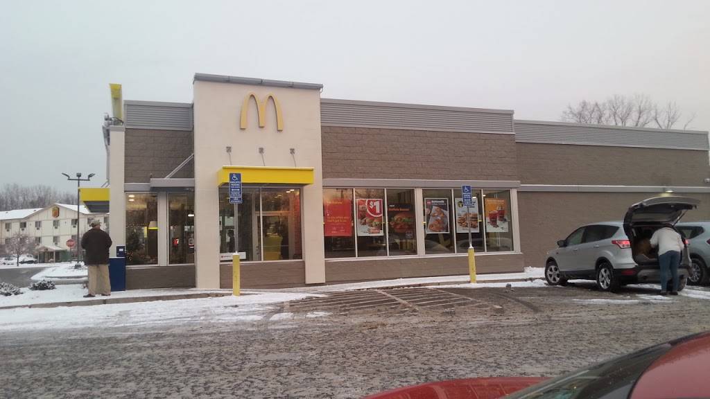 McDonalds | cafe | 125 Berlin Rd, Cromwell, CT 06416, USA | 8606327260 OR +1 860-632-7260