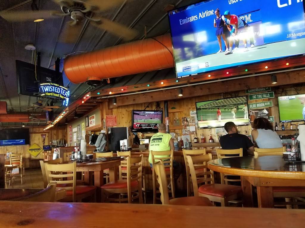 Hooters of New Castle | restaurant | 194 S Dupont Hwy, New Castle, DE 19720, USA | 3023262526 OR +1 302-326-2526