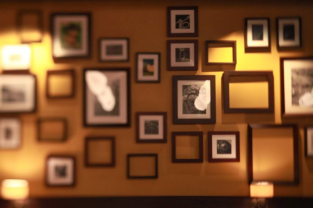 Hugos Frog Bar & Chop House | restaurant | 3000 S River Rd, Des Plaines, IL 60018, USA | 8477685200 OR +1 847-768-5200