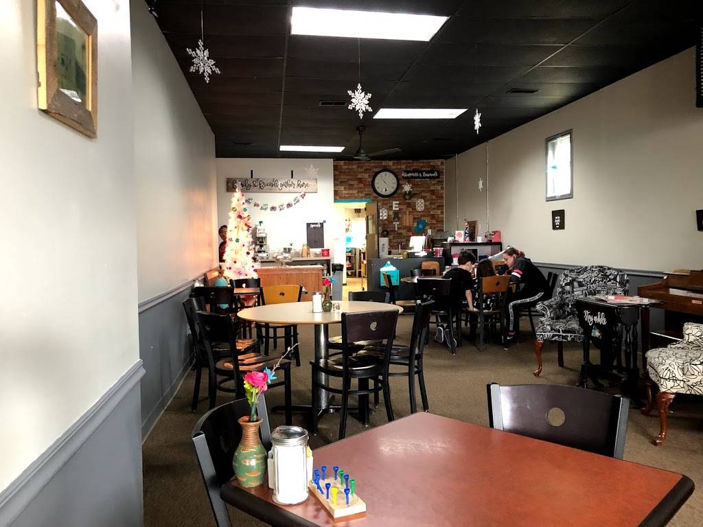 GG’s Cafe | restaurant | 110 W Main St, Parma, MI 49269, USA | 5175315864 OR +1 517-531-5864