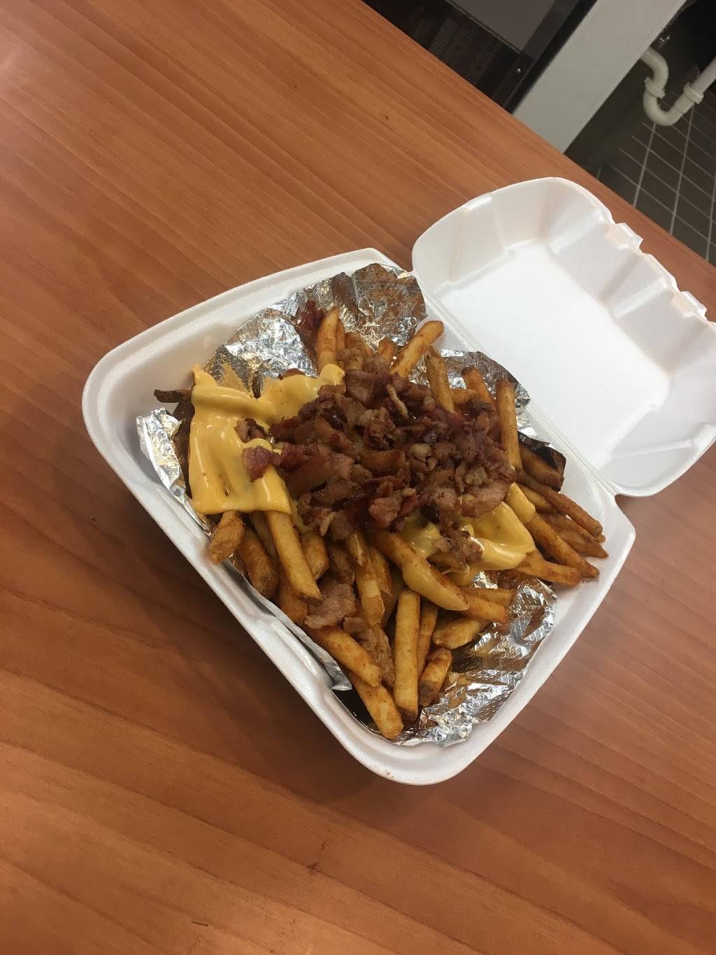 CBS BBQ & Burgers | restaurant | 4405 Emancipation Ave, Houston, TX 77004, USA | 8322724463 OR +1 832-272-4463