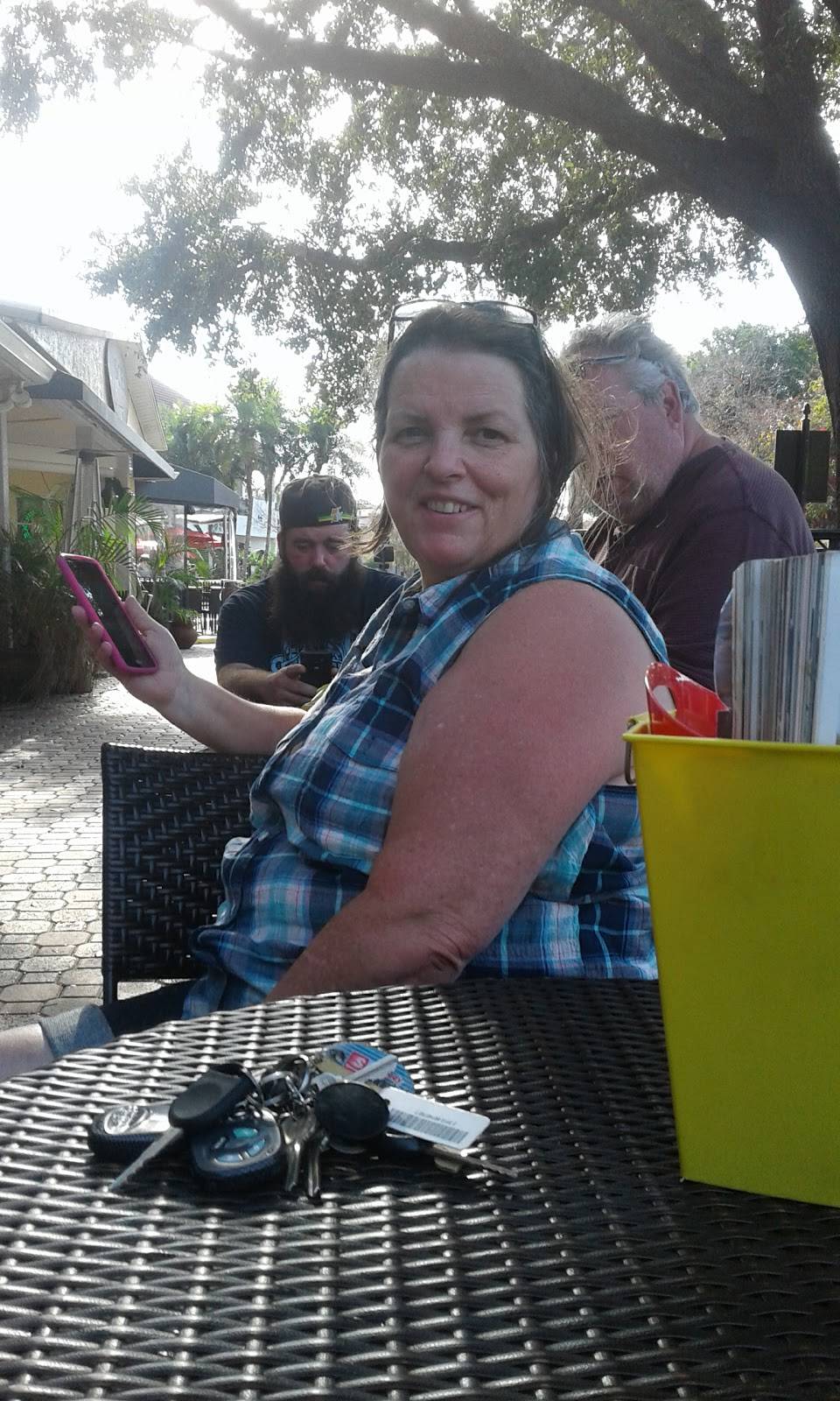 Hot Dogs on Main | restaurant | 505 Main St, Dunedin, FL 34698, USA | 7274085103 OR +1 727-408-5103