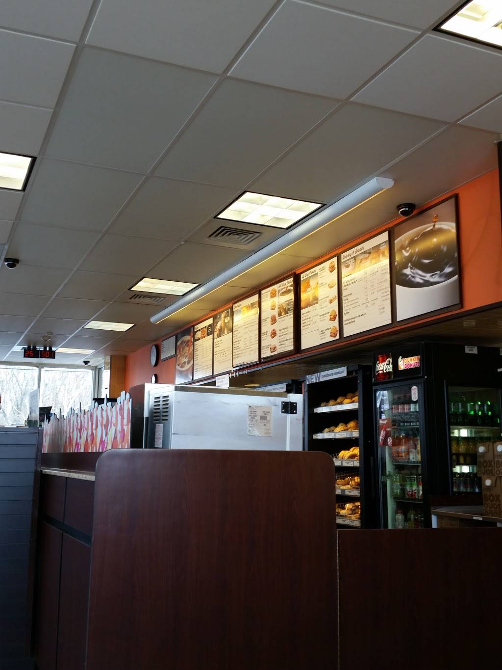 Dunkin | bakery | 579 Andover St, Lawrence, MA 01843, USA | 9786887443 OR +1 978-688-7443