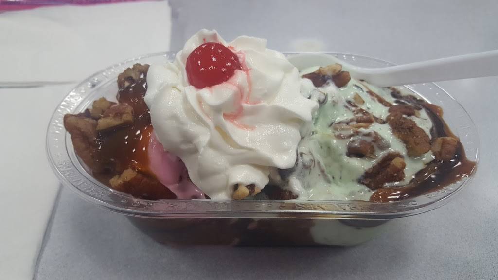 Braums Ice Cream & Burger Restaurant | restaurant | 4717 E 51st St, Tulsa, OK 74135, USA | 9184927089 OR +1 918-492-7089