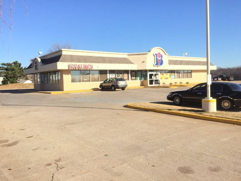 Braums Ice Cream & Burger Restaurant | restaurant | 317 N Gilcrease Museum Rd, Tulsa, OK 74127, USA | 9185855335 OR +1 918-585-5335