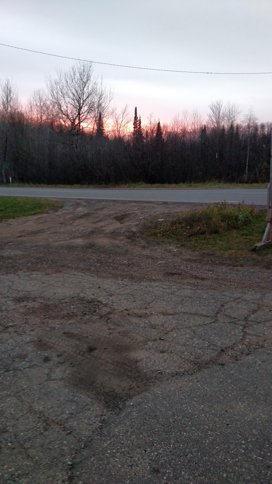 Hide-Away | restaurant | 741 W State Hwy, M-35, Gwinn, MI 49841, USA | 9063463178 OR +1 906-346-3178