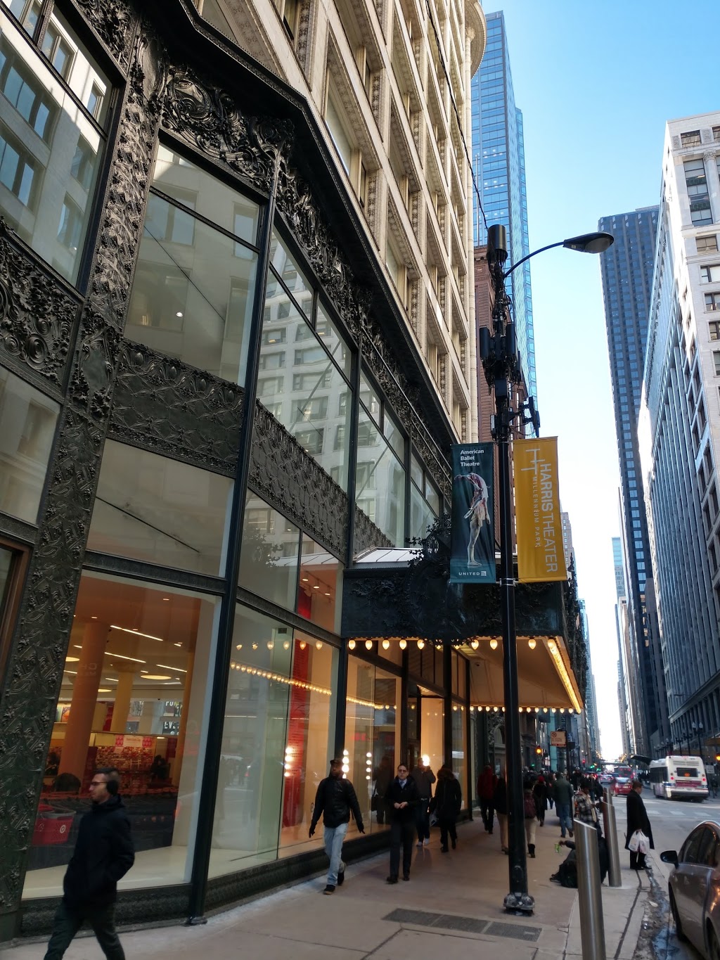 Panda Express | restaurant | 29 E Madison St, Chicago, IL 60602, USA | 3122019866 OR +1 312-201-9866