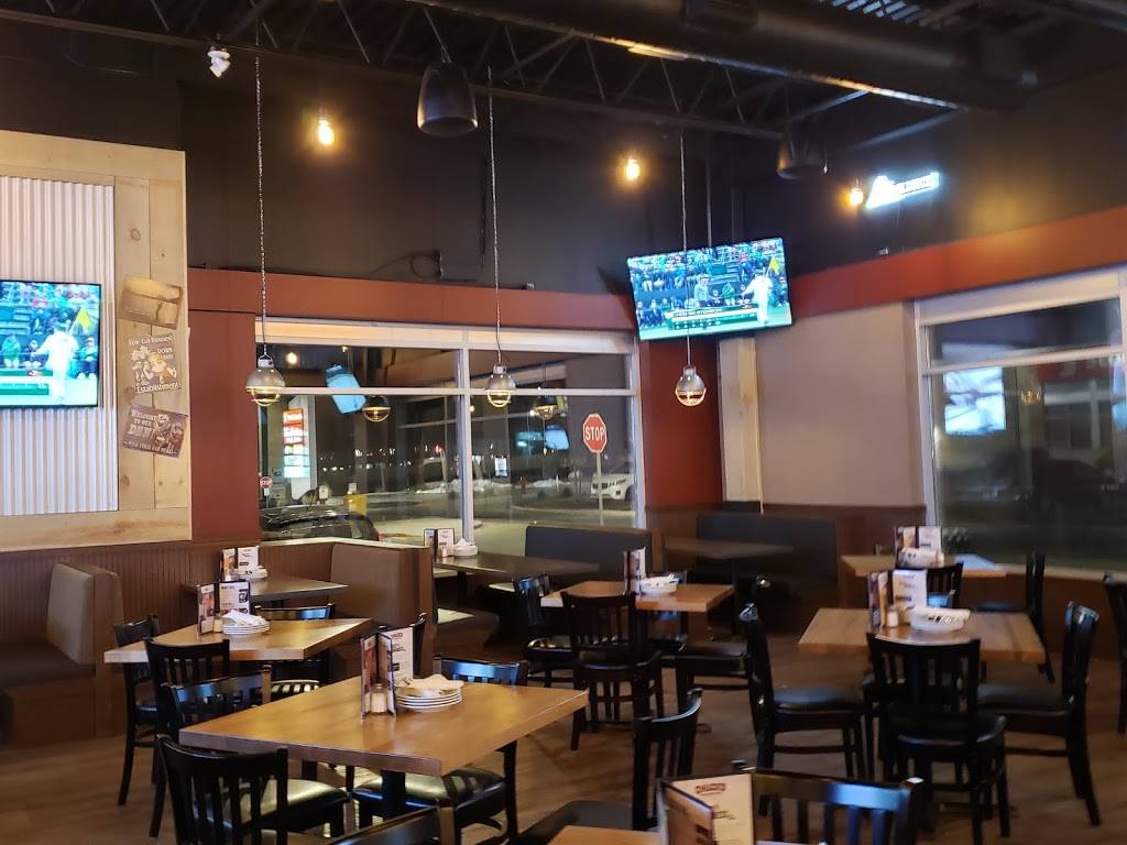 Chucks Roadhouse Bar & Grill | restaurant | Westside Business Centre, 224 Centennial Rd, Orangeville, ON L9W 5K2, Canada | 5199412240 OR +1 519-941-2240