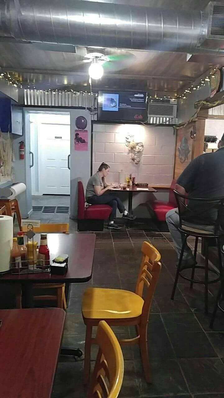 Jim Beaux Seafood | restaurant | 804 TX-22, Clifton, TX 76634, USA | 2542536009 OR +1 254-253-6009